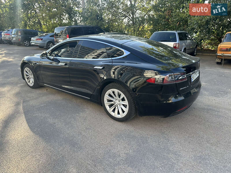 Ліфтбек Tesla Model S 2018 в Миколаєві