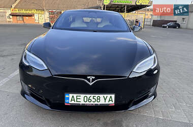 Лифтбек Tesla Model S 2017 в Павлограде