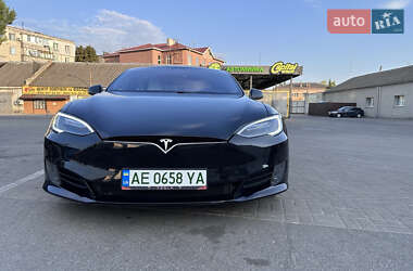 Лифтбек Tesla Model S 2017 в Павлограде