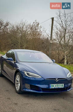 Лифтбек Tesla Model S 2016 в Ровно