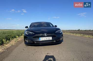 Лифтбек Tesla Model S 2017 в Кропивницком