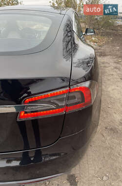 Лифтбек Tesla Model S 2013 в Киеве