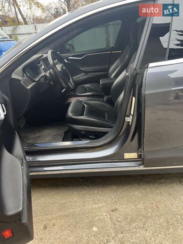 Ліфтбек Tesla Model S 2016 в Харкові фото 9 Ліфтбек Tesla Model S 2016 в Харкові