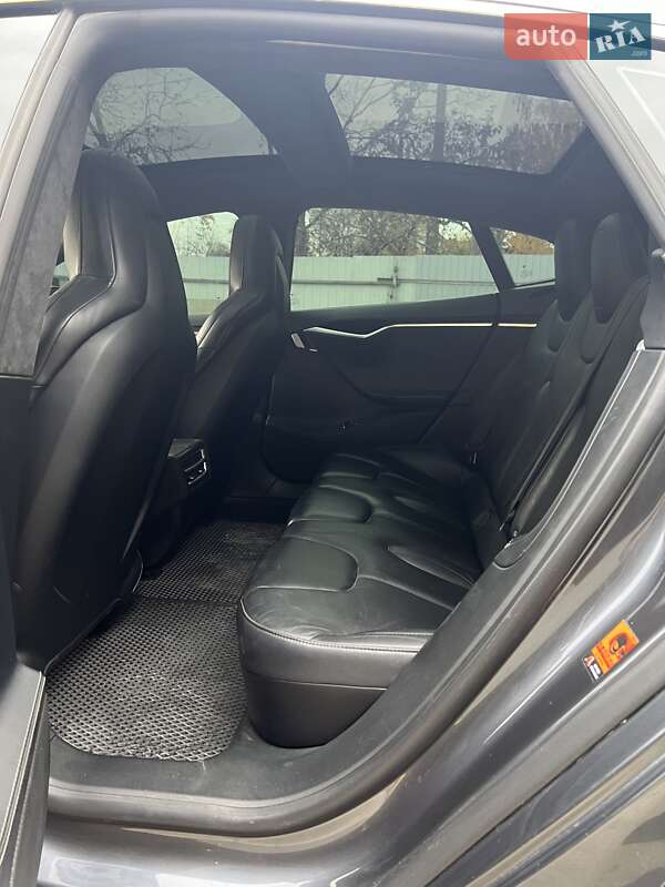 Ліфтбек Tesla Model S 2016 в Харкові фото 10 Ліфтбек Tesla Model S 2016 в Харкові