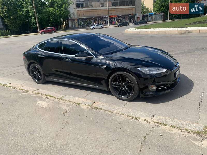 Лифтбек Tesla Model S 2015 в Харькове фото 4 Лифтбек Tesla Model S 2015 в Харькове