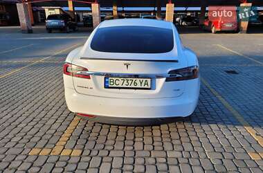 Ліфтбек Tesla Model S 2015 в Львові