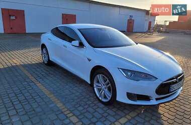 Ліфтбек Tesla Model S 2015 в Львові