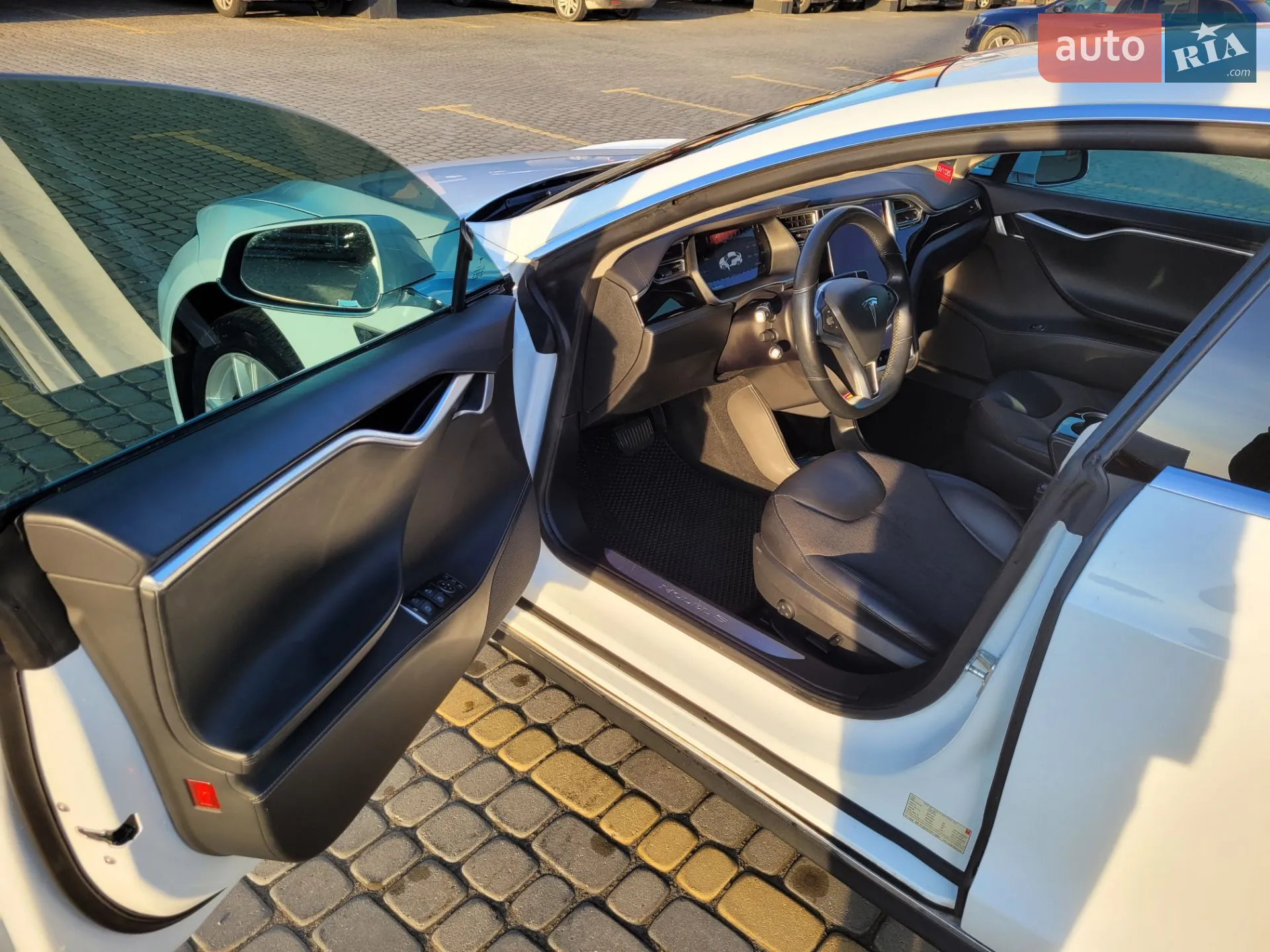 2015 Tesla Model S - мініатюра 13