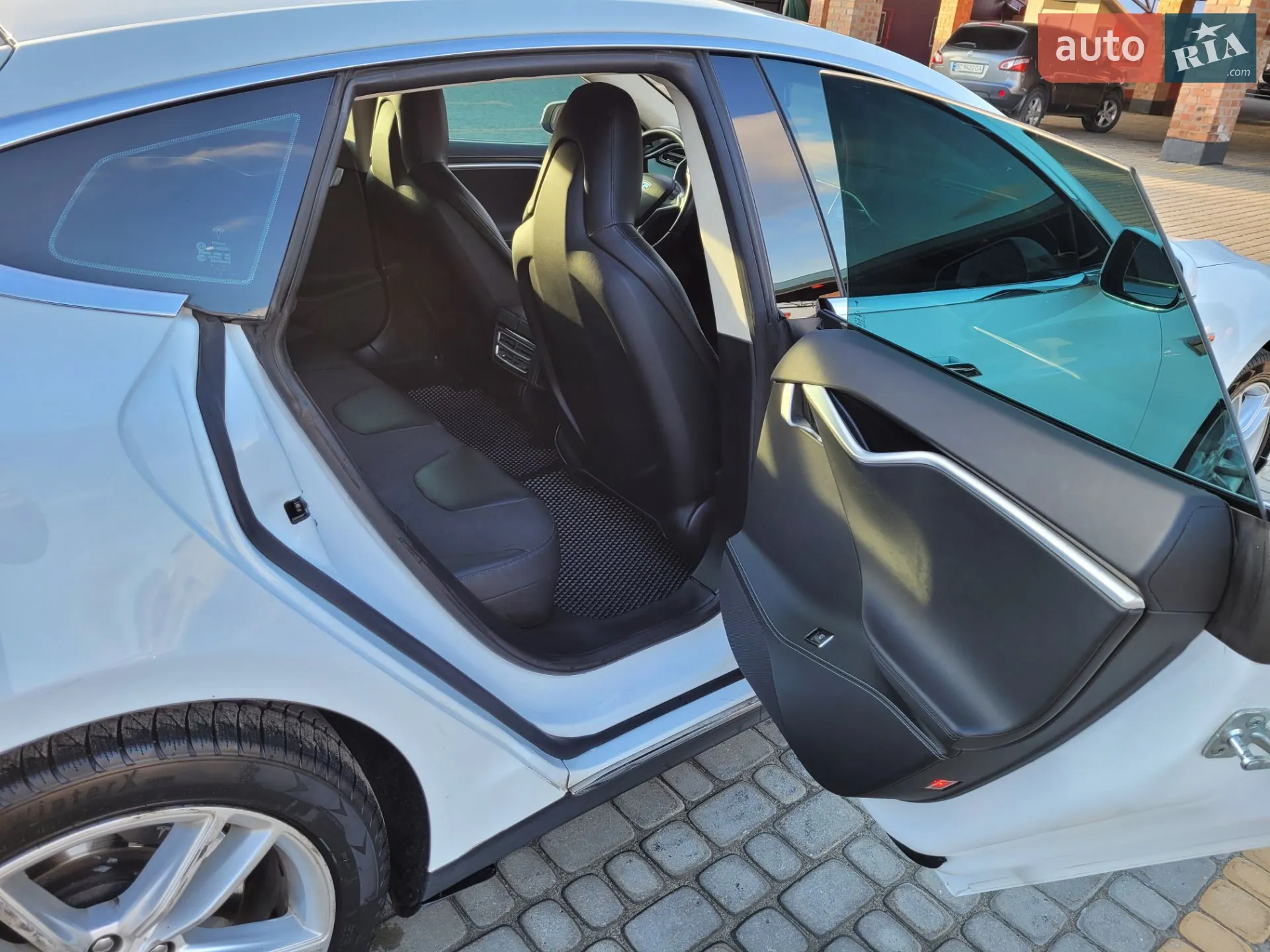 2015 Tesla Model S - мініатюра 16