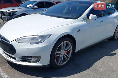 Лифтбек Tesla Model S 2014 в Львове