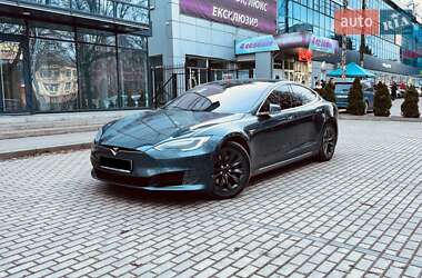 Ліфтбек Tesla Model S 2017 в Рівному