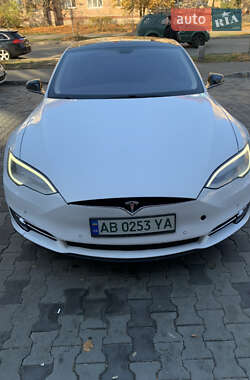 Лифтбек Tesla Model S 2014 в 