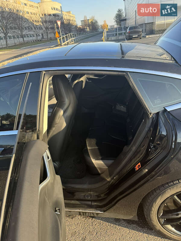 Лифтбек Tesla Model S 2015 в Броварах