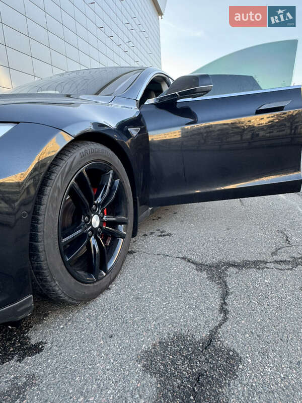 Лифтбек Tesla Model S 2015 в Броварах