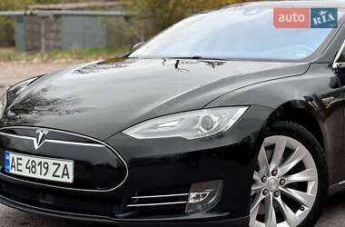 Ліфтбек Tesla Model S 2015 в 