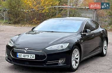 Ліфтбек Tesla Model S 2015 в 