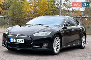 Ліфтбек Tesla Model S 2015 в 