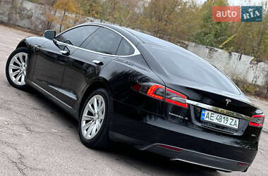Ліфтбек Tesla Model S 2015 в 