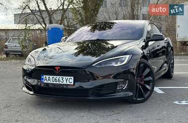 Лифтбек Tesla Model S 2020 в Киеве