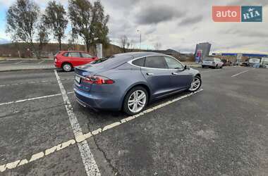 Лифтбек Tesla Model S 2014 в Косове