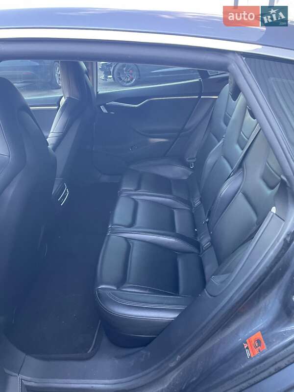 Ліфтбек Tesla Model S 2014 в Києві