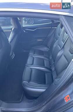 Лифтбек Tesla Model S 2014 в 