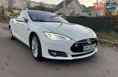 Лифтбек Tesla Model S 2015 в Житомире