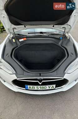 Лифтбек Tesla Model S 2014 в Виннице