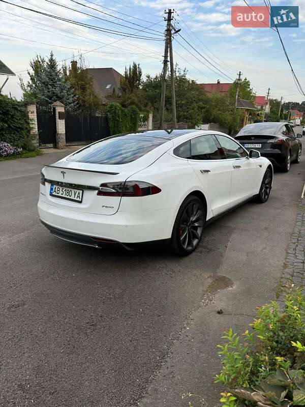 Лифтбек Tesla Model S 2014 в Виннице