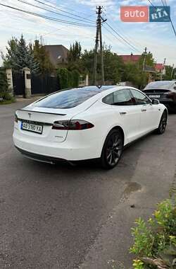 Лифтбек Tesla Model S 2014 в 