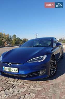 Ліфтбек Tesla Model S 2018 в Харкові