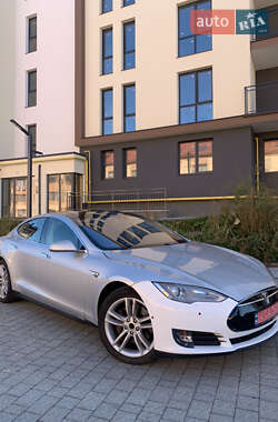 Лифтбек Tesla Model S 2014 в Львове