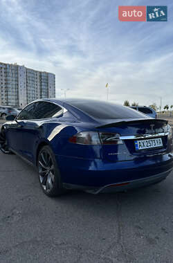 Лифтбек Tesla Model S 2016 в Черкассах