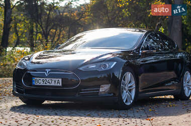 Ліфтбек Tesla Model S 2015 в Жовкві