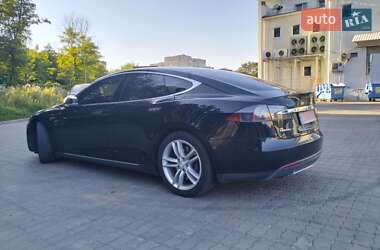 Лифтбек Tesla Model S 2016 в 