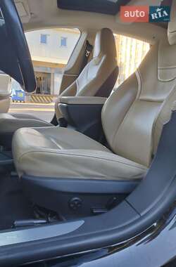 Лифтбек Tesla Model S 2016 в 