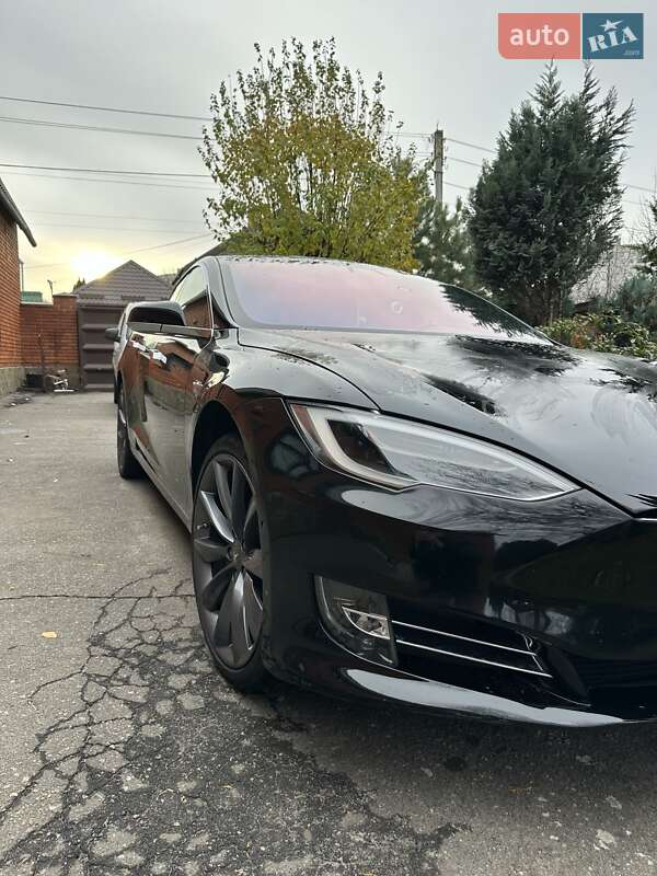 Ліфтбек Tesla Model S 2017 в Харкові