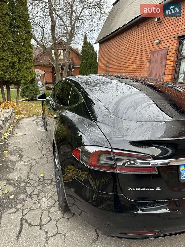 Ліфтбек Tesla Model S 2017 в Харкові