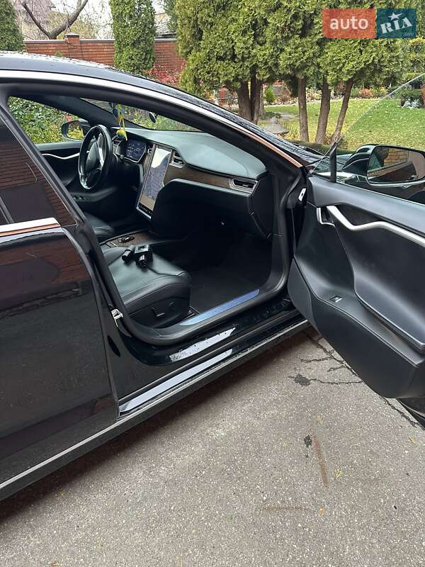 Ліфтбек Tesla Model S 2017 в Харкові