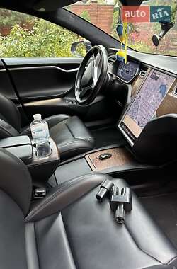 Лифтбек Tesla Model S 2017 в 