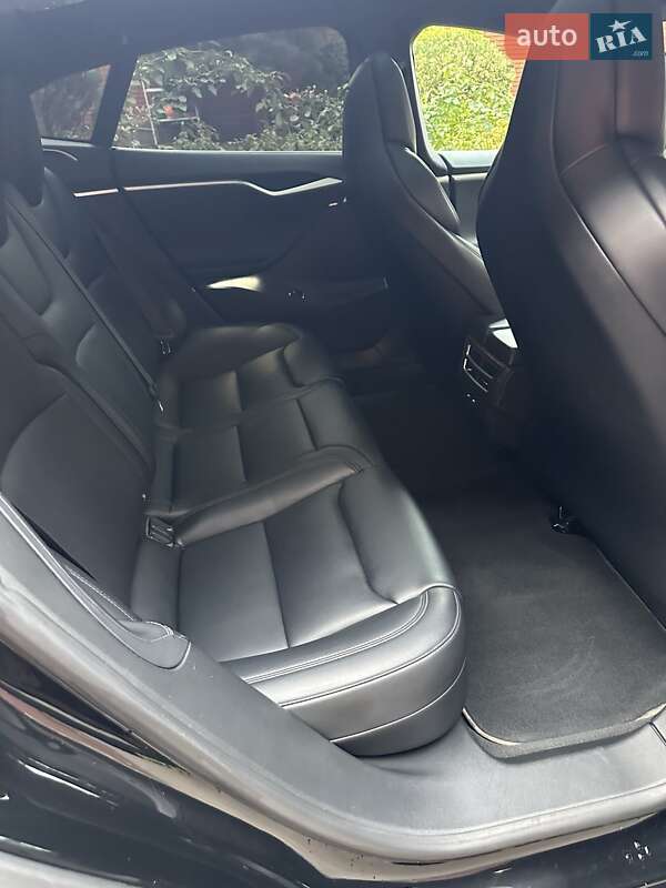 Ліфтбек Tesla Model S 2017 в Харкові