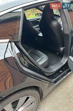 Лифтбек Tesla Model S 2017 в 