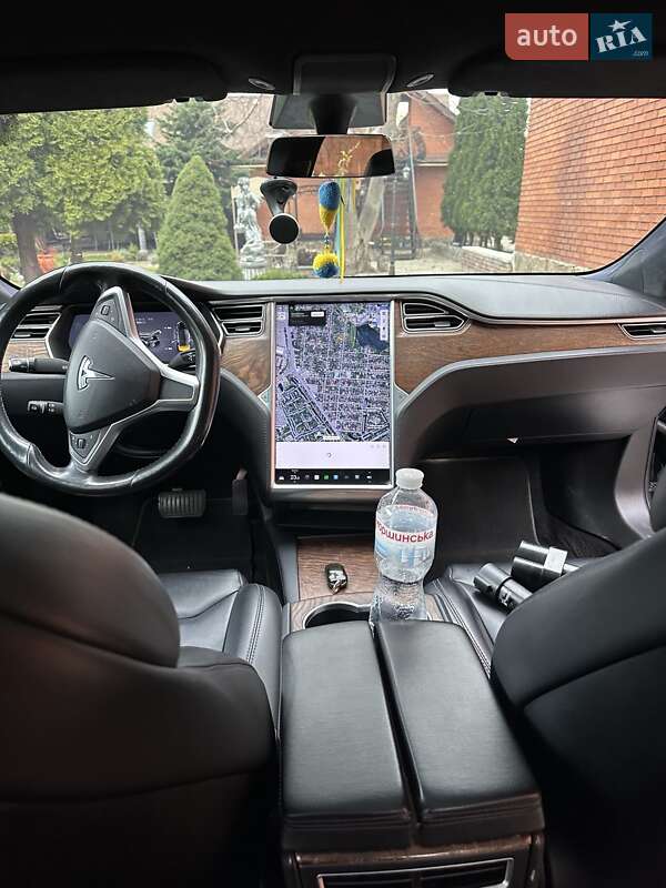 Ліфтбек Tesla Model S 2017 в Харкові
