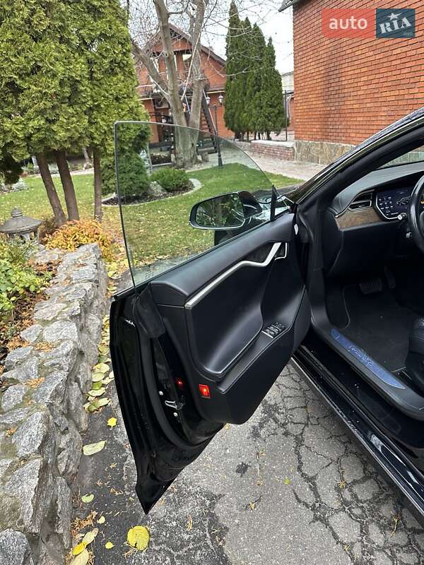 Ліфтбек Tesla Model S 2017 в Харкові