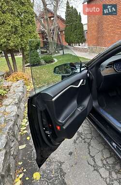 Лифтбек Tesla Model S 2017 в 