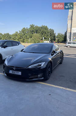 Лифтбек Tesla Model S 2017 в 