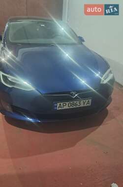 Лифтбек Tesla Model S 2017 в Запорожье