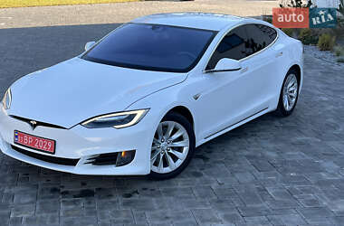 Ліфтбек Tesla Model S 2016 в Луцьку