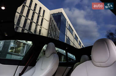 Лифтбек Tesla Model S 2023 в Днепре