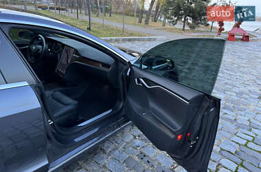 Лифтбек Tesla Model S 2020 в 